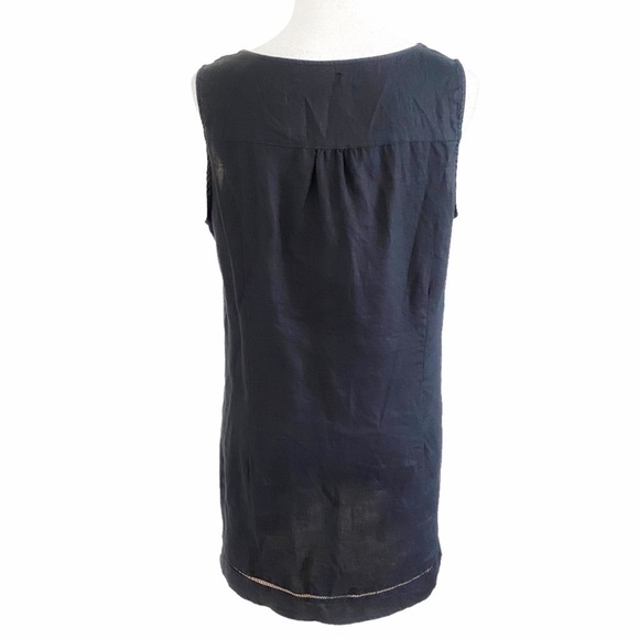 Elegant Black Sleeveless Dress - Picture 3 of 8